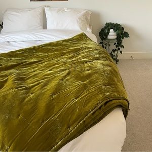 Opal House Velvet comforter 🪩